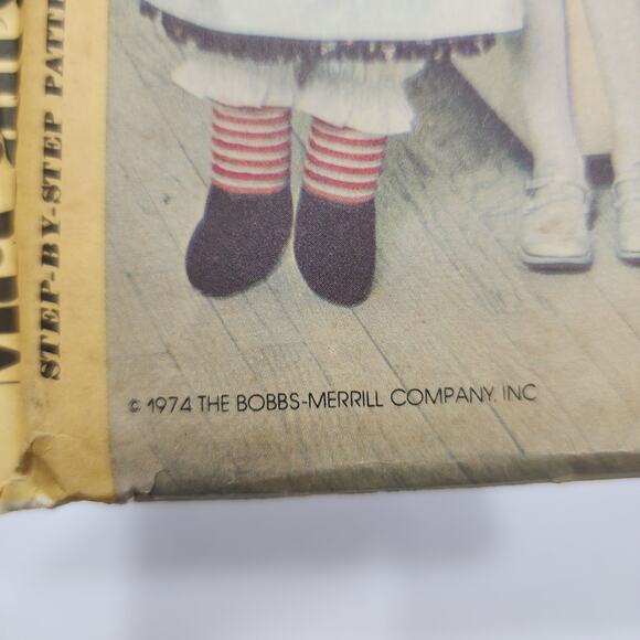 MCCALLS Pattern 4268 Vtg '74 Raggedy Ann & Andy 36” Dolls, Child Apron 2-6 UNCUT - Picture 2 of 4